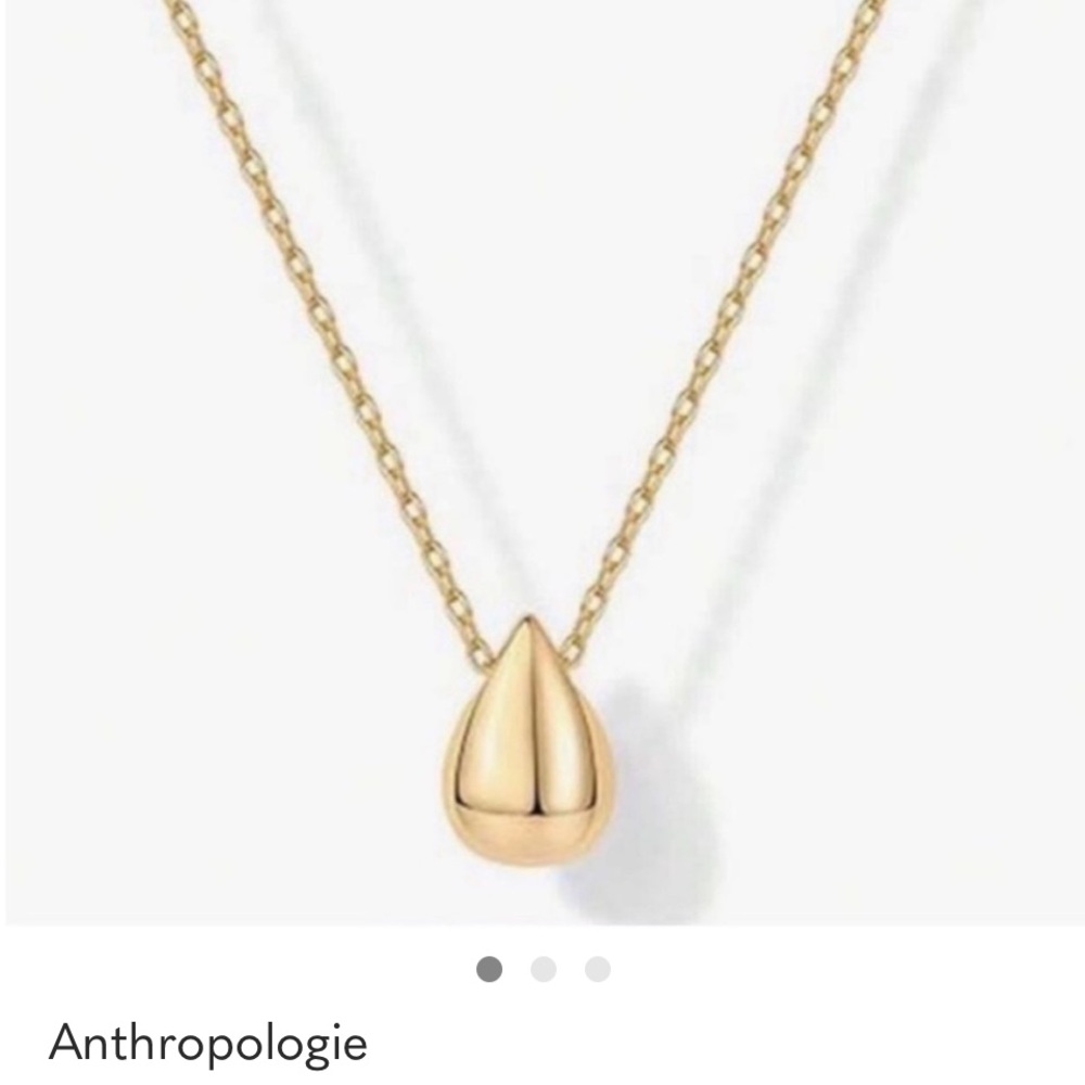 Gold Teardrop Pendant Necklace